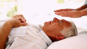 Terapia de Reiki: Aumento de vitalidad y disminución del cansancio; estimulación y fortalecimiento d...