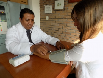 La salud y la seguridad laborales abarcan el bienestar social, mental y físico de los trabajadores s...