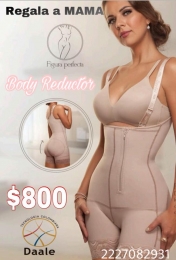 Body Reductor invisible, cuenta con orificio para ir a el baño sin necesidad de quitarlo y es como u...