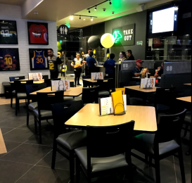 No importa el día siempre habrá espacio para disfrutar de una buena cerveza fría. - Plaza Comercial ...