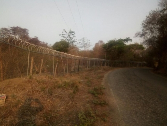 Cercado de Malla Ciclónica en Huatulco Oaxaca  - Cercas y Urbanizaciones Coatl Mr. - Puebla