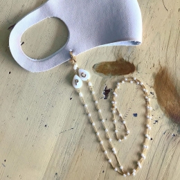 Cadenitas para no perder el cunrebocas con tus iniciales en ella - Piettra - Boutique de Accesorios ...