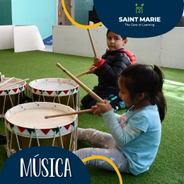 Tus hijos podrán disfrutar de clases de música en dónde conocerán sobre notas musicales y secuencias...